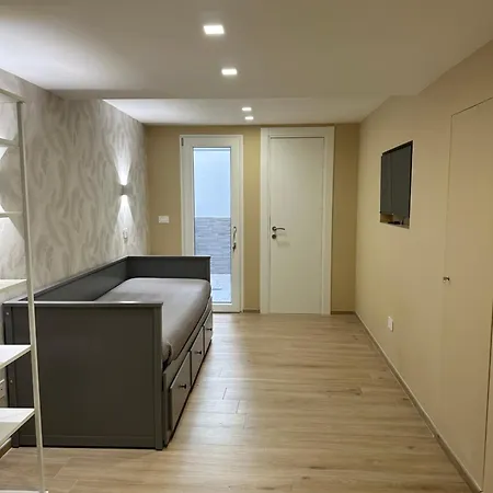 Beata Elia Loft Bari