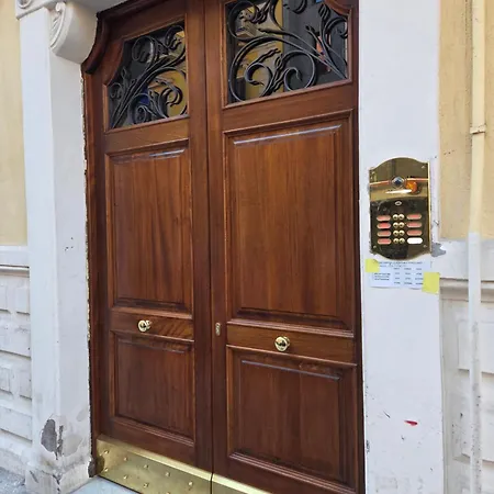 Beata Elia Loft Bari